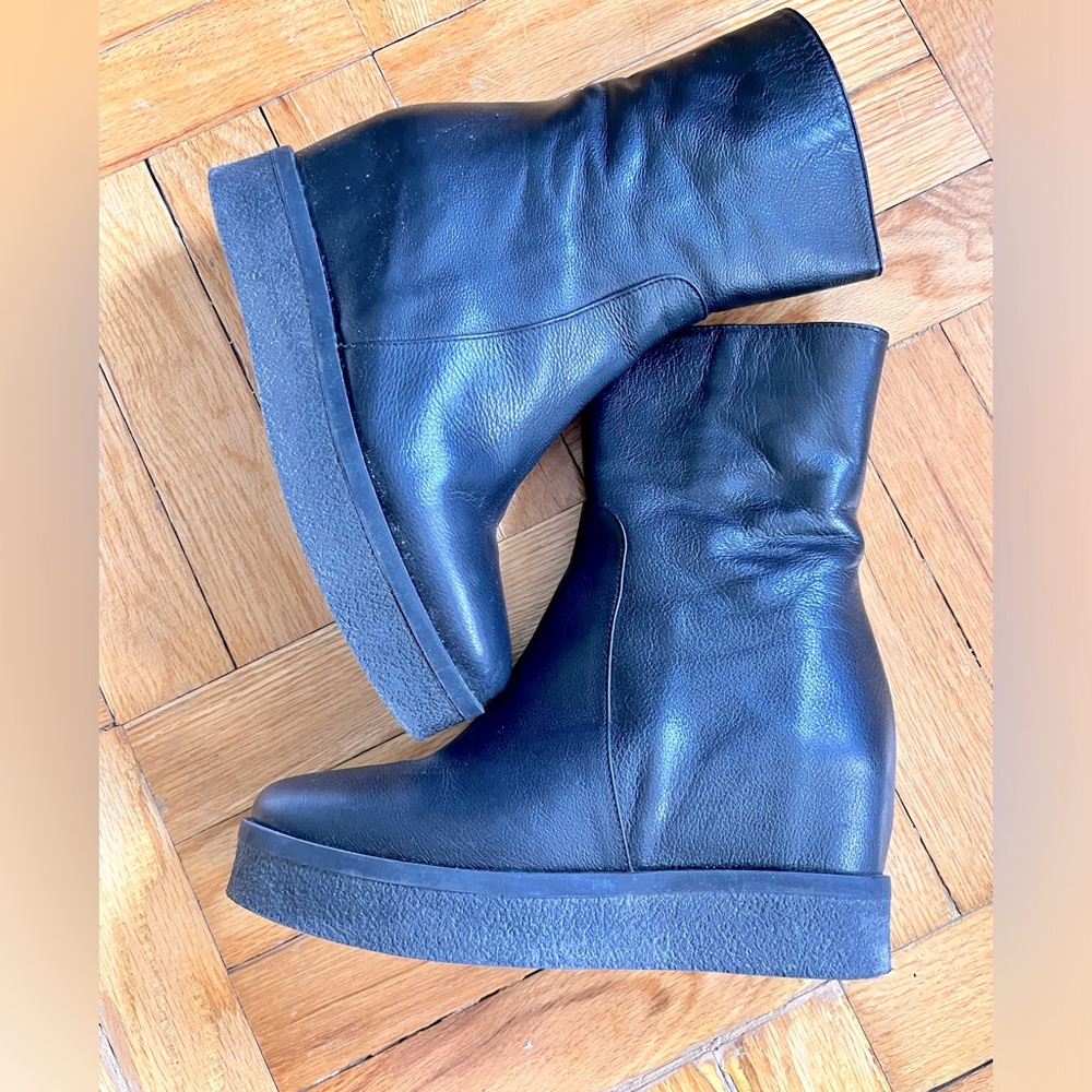 Fantastic pair of La Canadienne boots, internal wedge, black/shearling, sz. 38/8